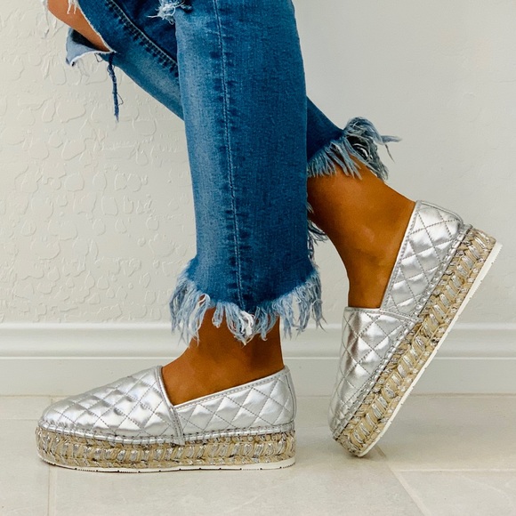 NIB Metallic Silver Quilted Platform Espadrille - Picture 5 of 7